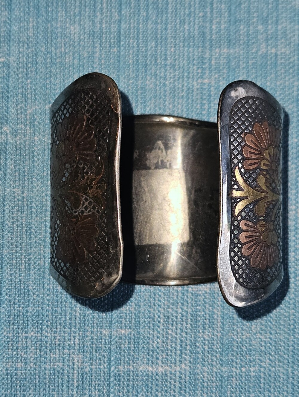 Vintage Pewter and Copper Etched Floral Bracelet Cuff - Picture 4 of 9